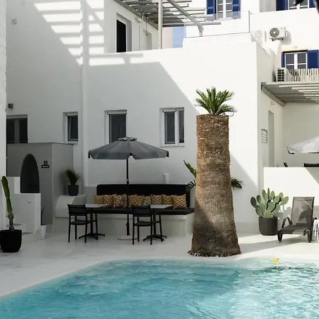 Vammos Luxury Residences נאוסה