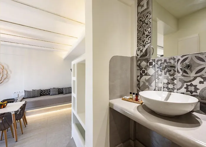 Vammos Luxury Residences Náusza