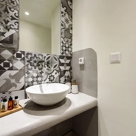 Vammos Luxury Residences *